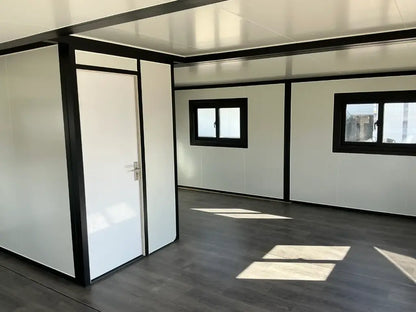 Mobile living unit / Tiny home with bathroom