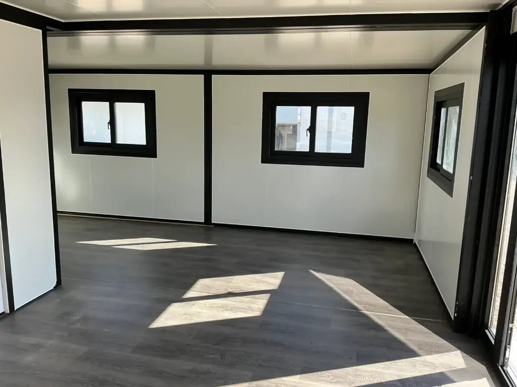 Mobile living unit / Tiny home with bathroom