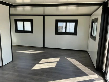 Mobile living unit / Tiny home with bathroom
