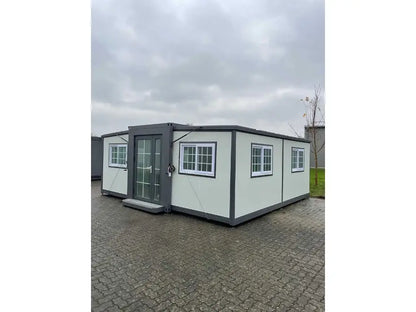 Tiny house