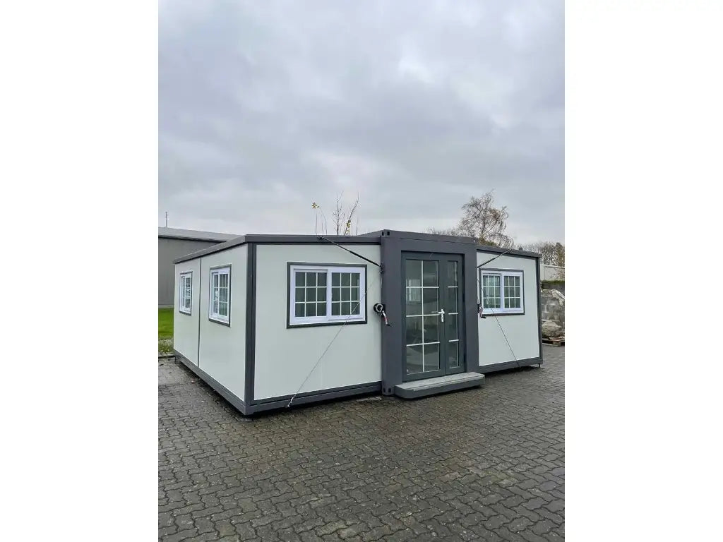 Tiny house