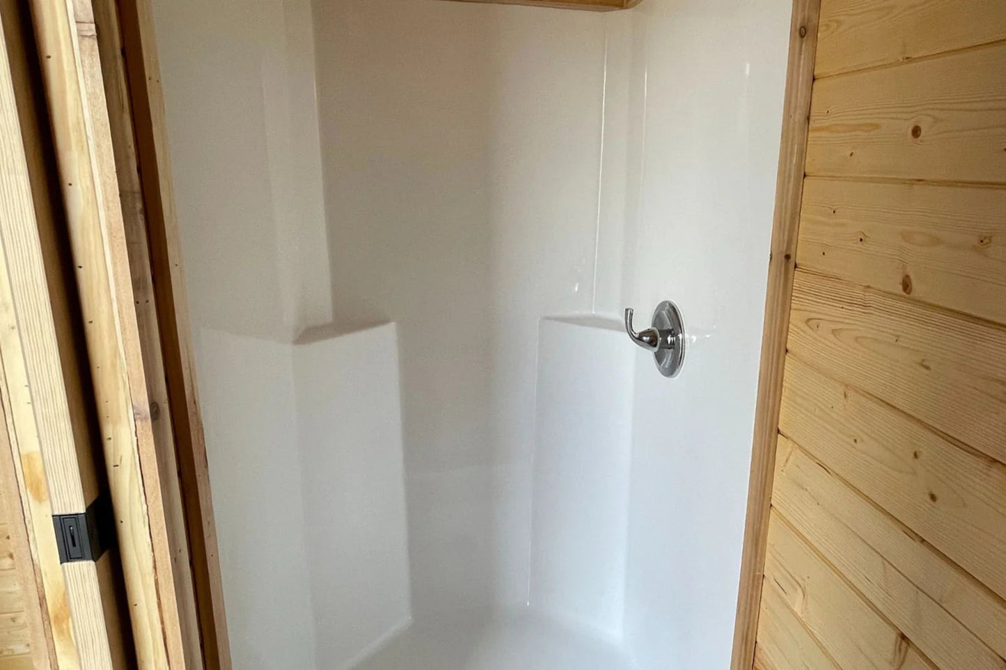 20ft Retreat Cabin Shipping Container (20STRCBN)