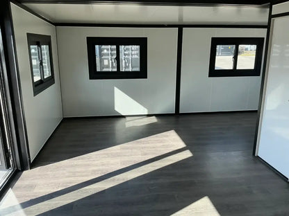 Mobile living unit / Tiny home with bathroom
