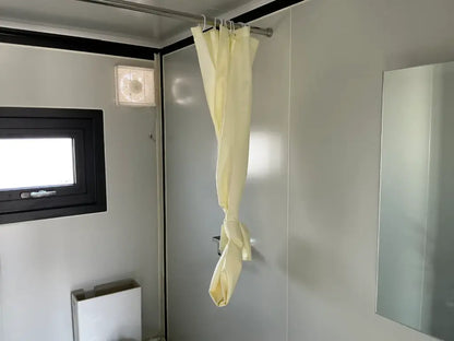 Mobile living unit / Tiny home with bathroom