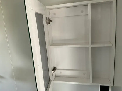 Mobile living unit / Tiny home with bathroom