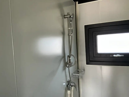 Mobile living unit / Tiny home with bathroom