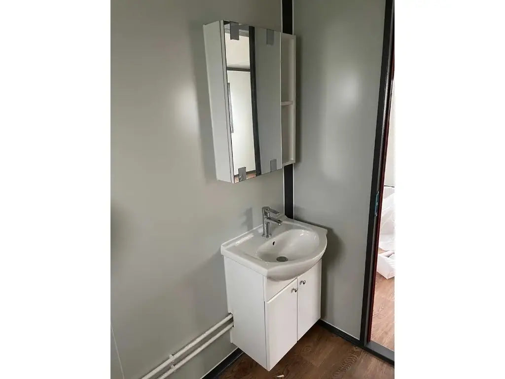 Tiny house