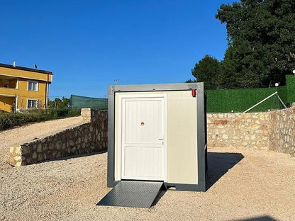 Toilet container for disabled people, 220 x 220 cm